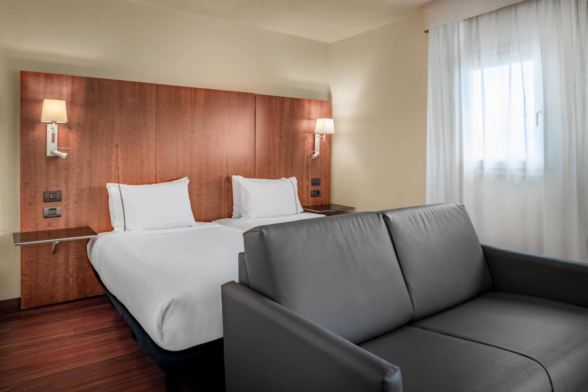 Ac Hotel La Linea By Marriott La Línea de la Concepción Εξωτερικό φωτογραφία