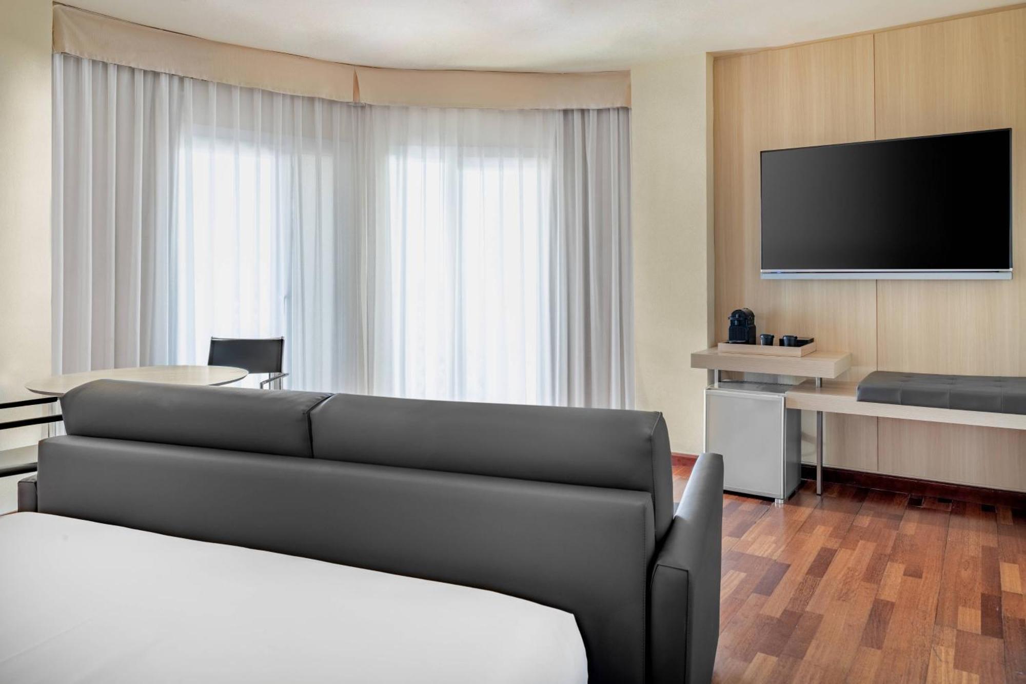 Ac Hotel La Linea By Marriott La Línea de la Concepción Εξωτερικό φωτογραφία