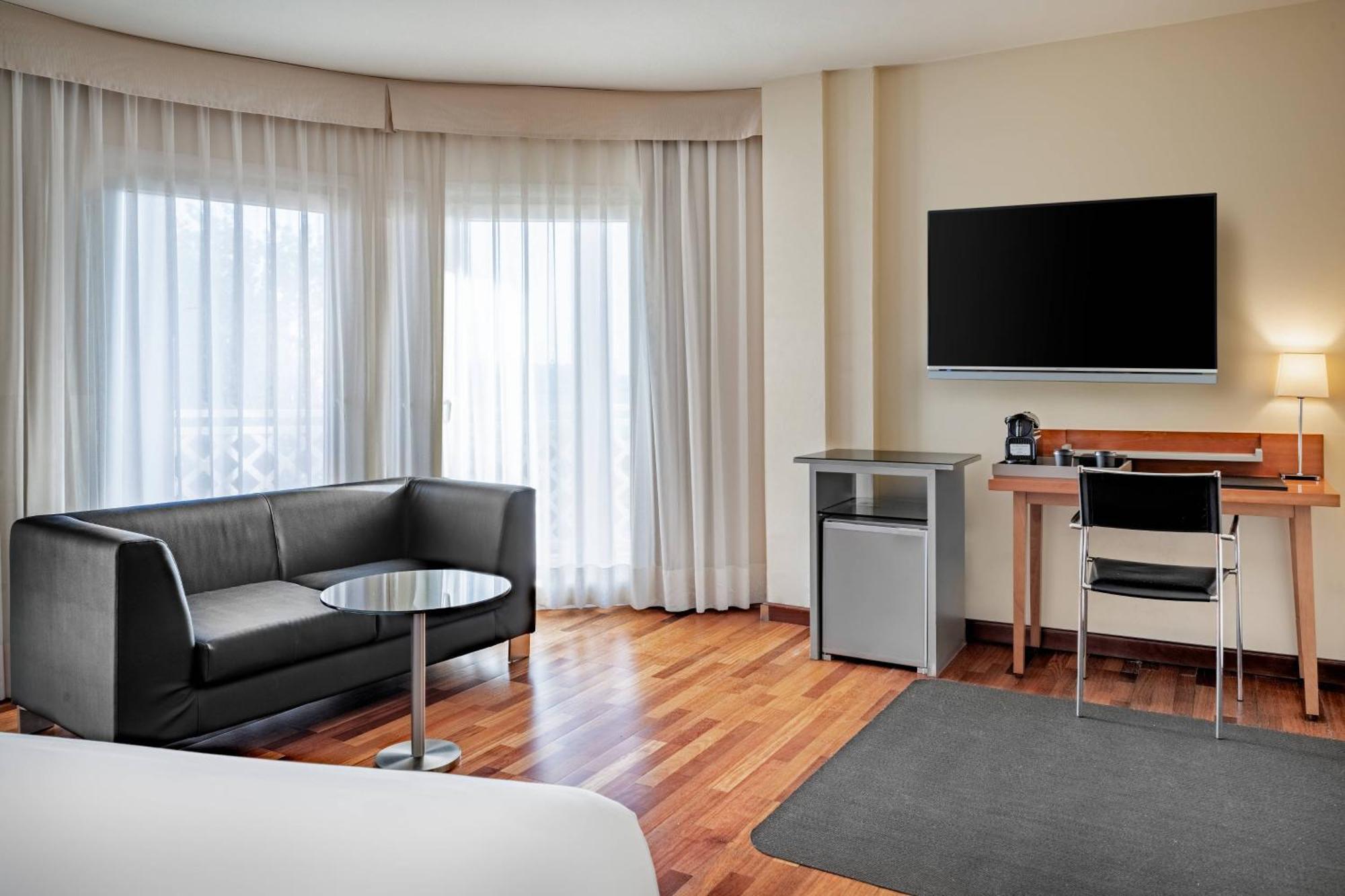 Ac Hotel La Linea By Marriott La Línea de la Concepción Εξωτερικό φωτογραφία