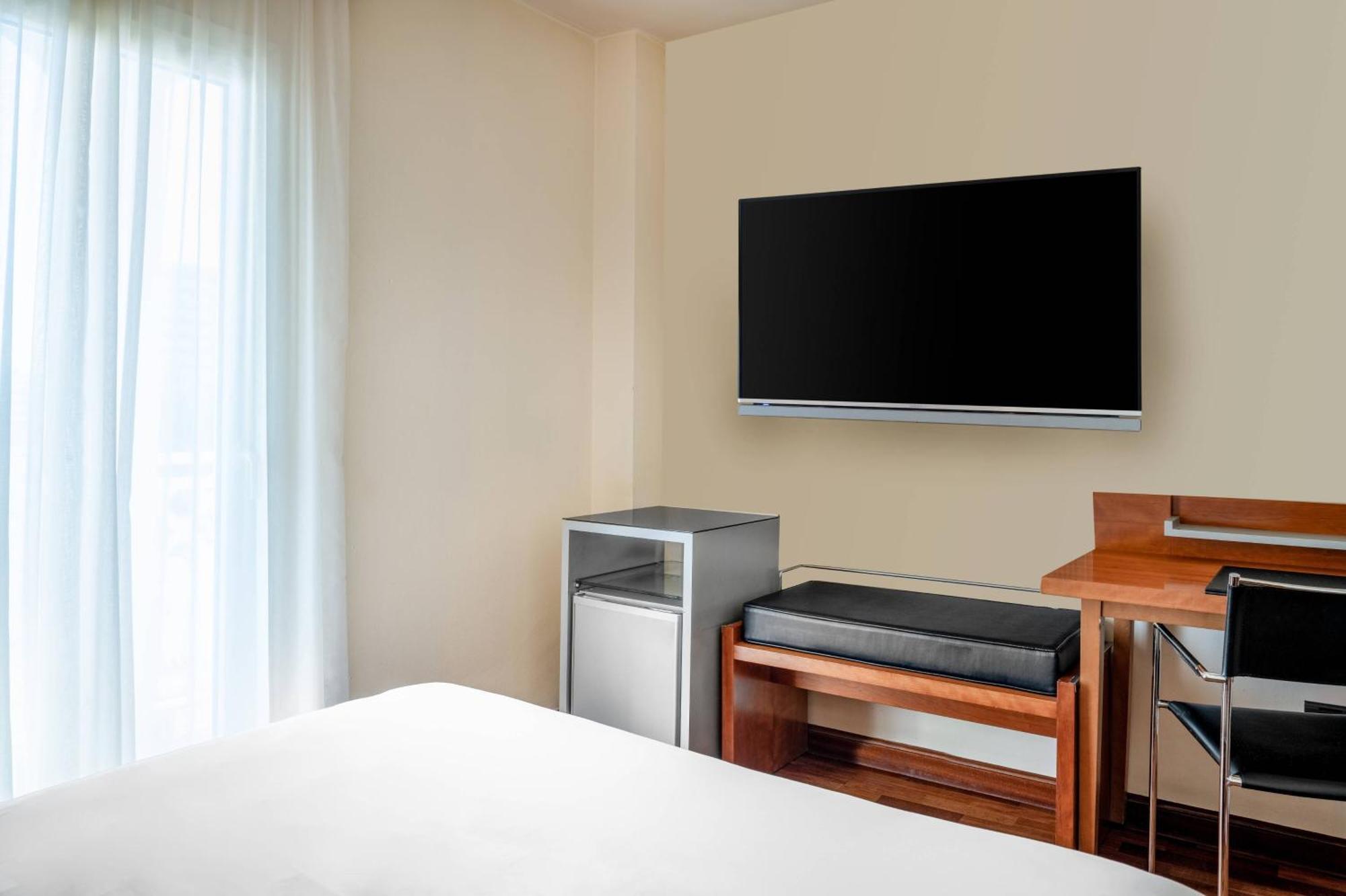 Ac Hotel La Linea By Marriott La Línea de la Concepción Εξωτερικό φωτογραφία