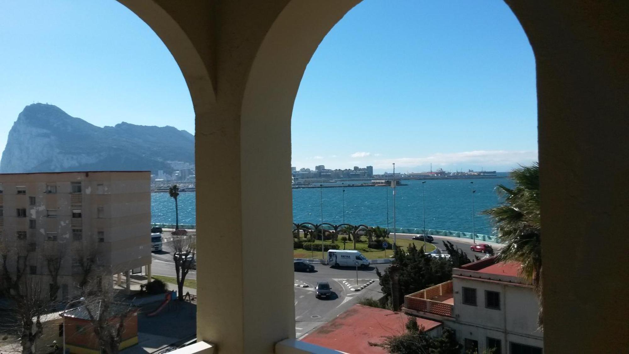 Ac Hotel La Linea By Marriott La Línea de la Concepción Εξωτερικό φωτογραφία