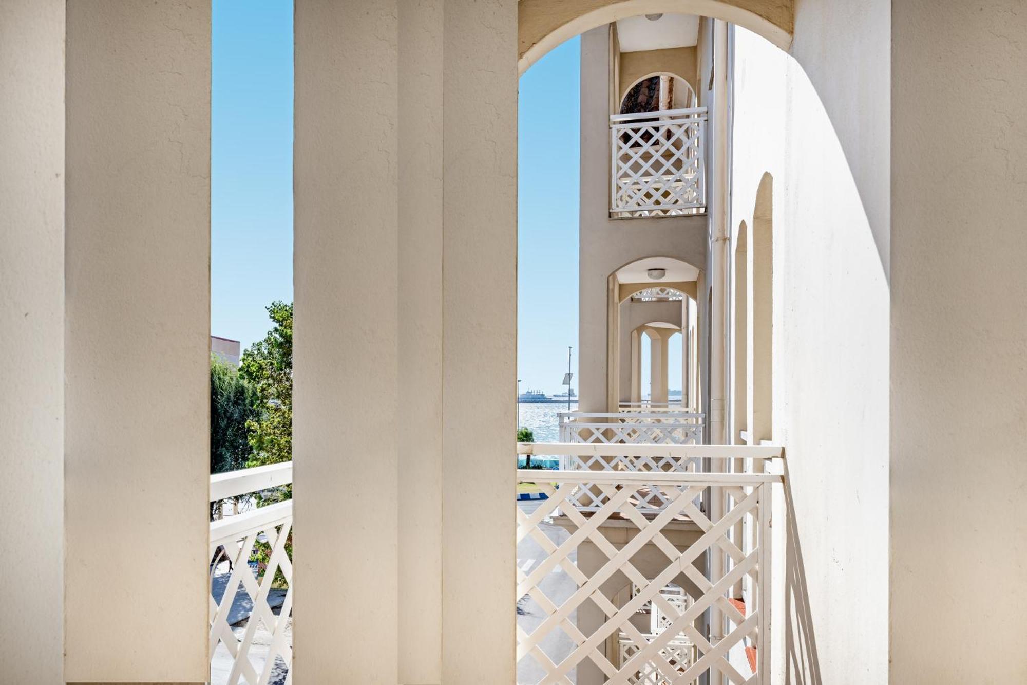 Ac Hotel La Linea By Marriott La Línea de la Concepción Εξωτερικό φωτογραφία